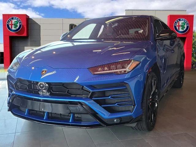 2021 Lamborghini Urus  2021 Lamborghini Urus