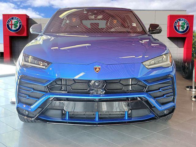 2021 Lamborghini Urus  2021 Lamborghini Urus