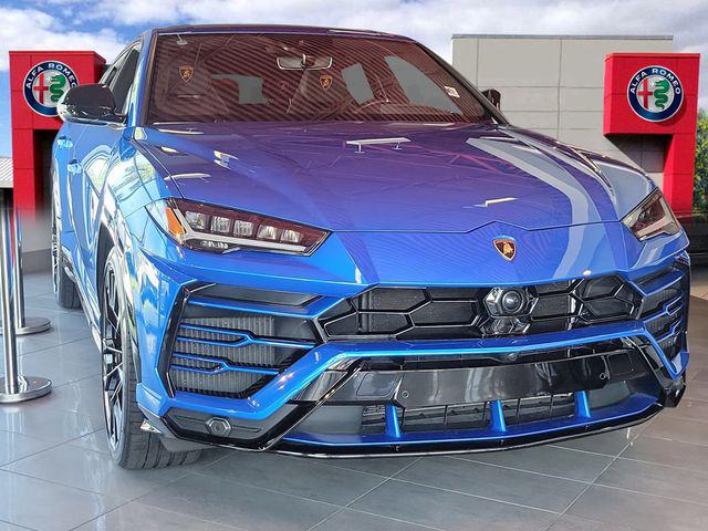2021 Lamborghini Urus  2021 Lamborghini Urus