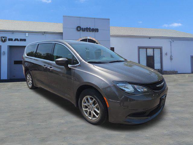 2023 Chrysler Voyager LX