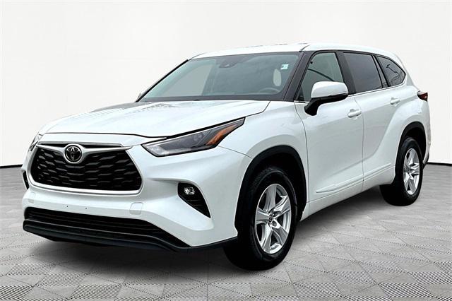 2023 Toyota Highlander LE