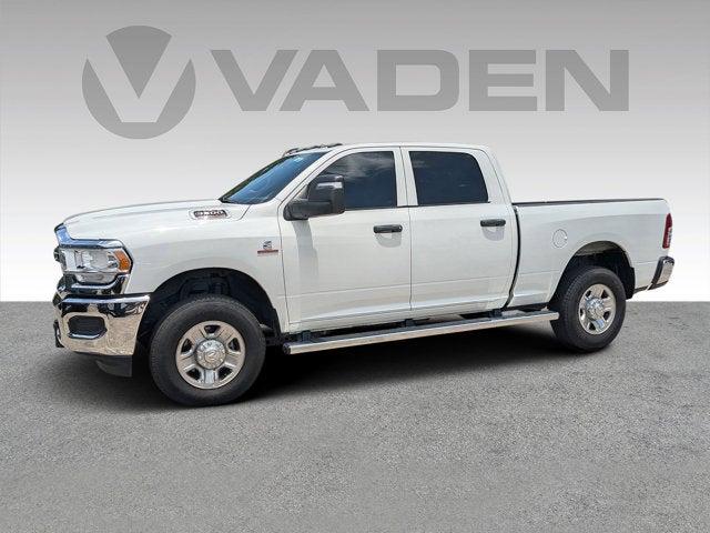 2024 RAM 3500 Tradesman Crew Cab 4x4 64 Box
