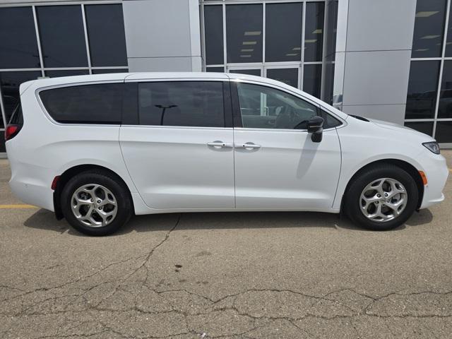 2024 Chrysler Pacifica Limited AWD