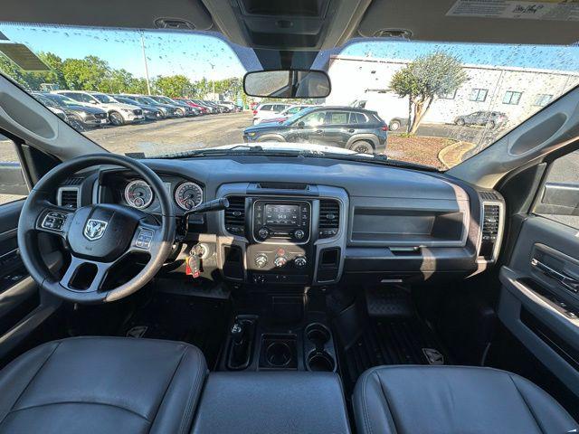 2017 RAM 2500 Tradesman Regular Cab 4x4 8 Box