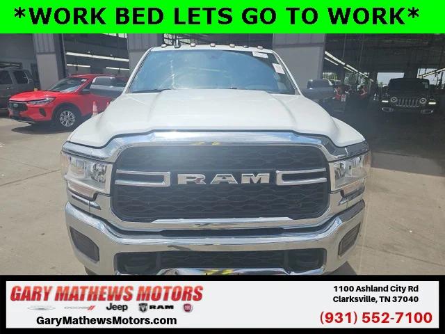 2022 RAM 3500 Tradesman Crew Cab 4x4 8 Box