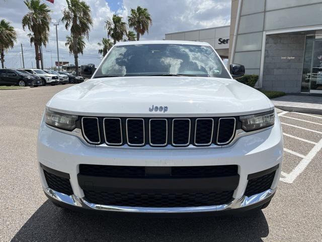 2023 Jeep Grand Cherokee L Laredo 4x2