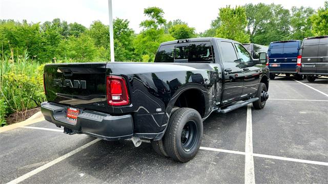 2025 RAM Ram 3500 RAM 3500 TRADESMAN CREW CAB 4X4 8 BOX