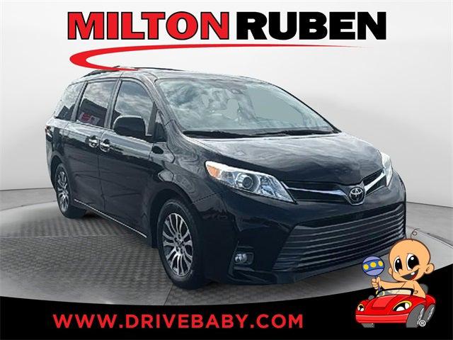 2020 Toyota Sienna XLE