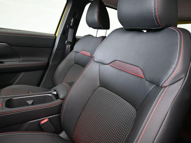 2025 Nissan Kicks SR FWD