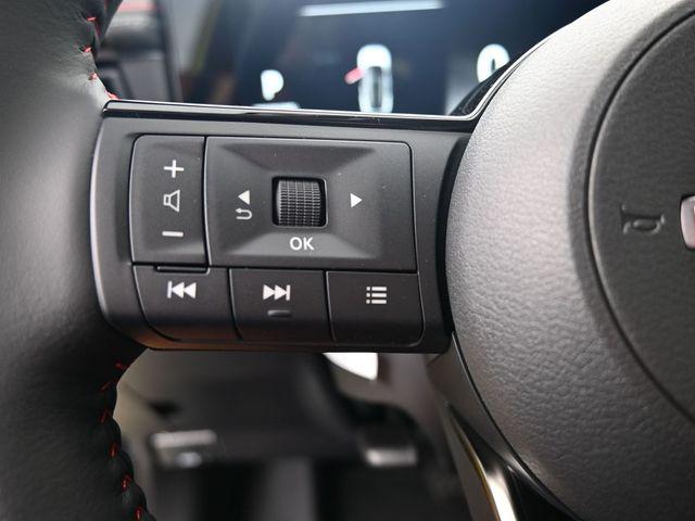 2025 Nissan Kicks SR FWD