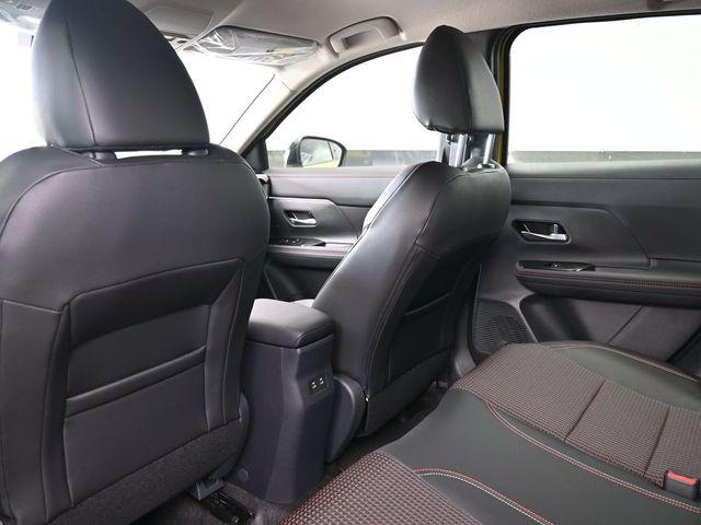 2025 Nissan Kicks SR FWD