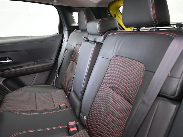 2025 Nissan Kicks SR FWD