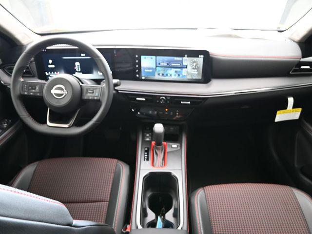 2025 Nissan Kicks SR FWD
