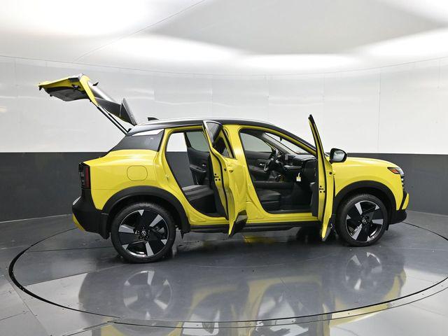 2025 Nissan Kicks SR FWD