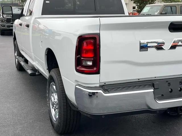 2025 Ram 2500 Tradesman Crew Cab 4x4 8' Box