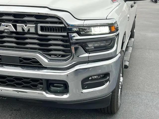 2025 Ram 2500 Tradesman Crew Cab 4x4 8' Box
