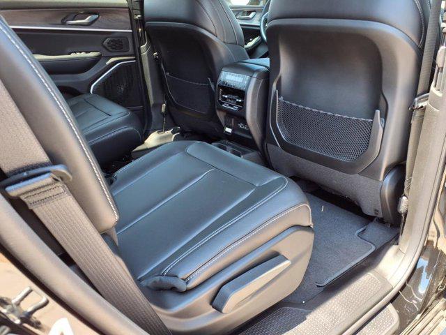 2025 Jeep Grand Cherokee L Limited 4x2