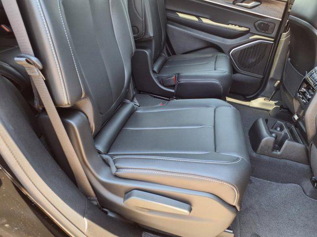 2025 Jeep Grand Cherokee L Limited 4x2