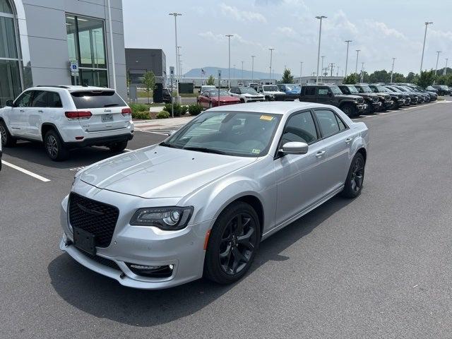 2023 Chrysler 300 Touring L
