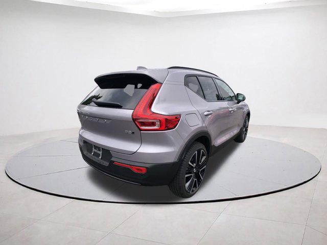 2026 Volvo XC40 B5 Ultra