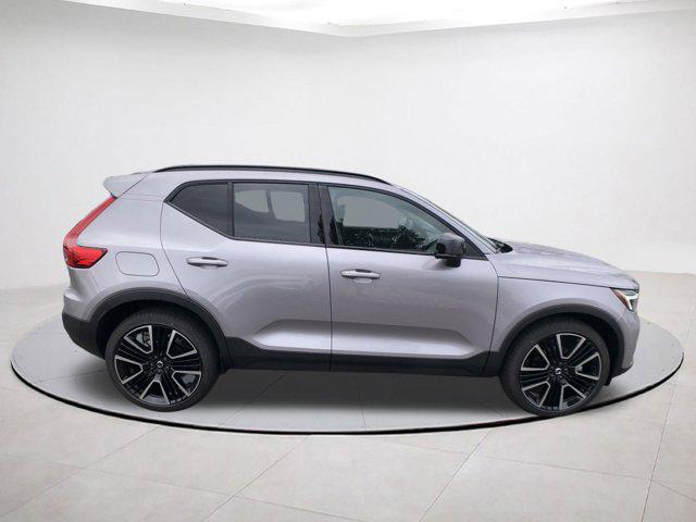 2026 Volvo XC40 B5 Ultra