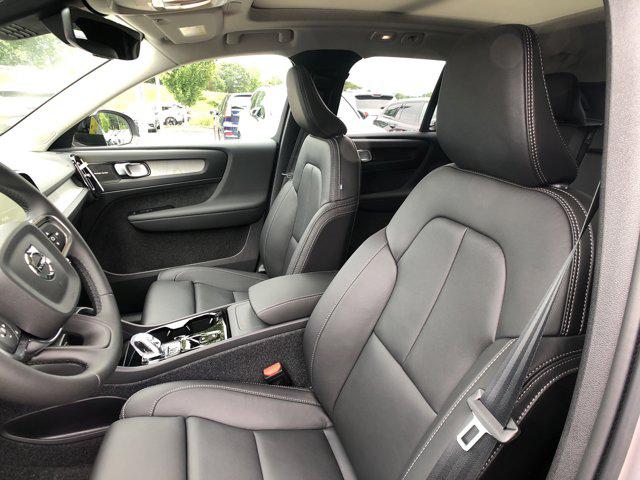 2026 Volvo XC40 B5 Ultra