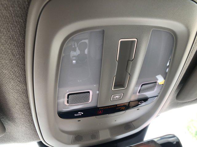 2026 Volvo XC40 B5 Ultra