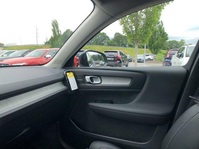 2026 Volvo XC40 B5 Ultra