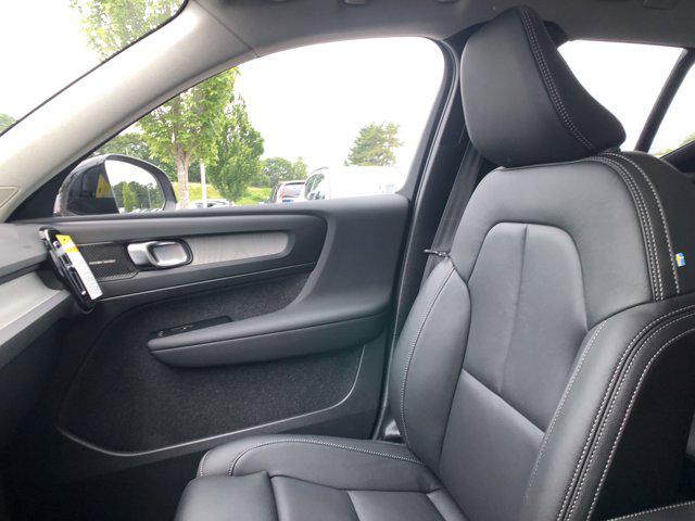 2026 Volvo XC40 B5 Ultra