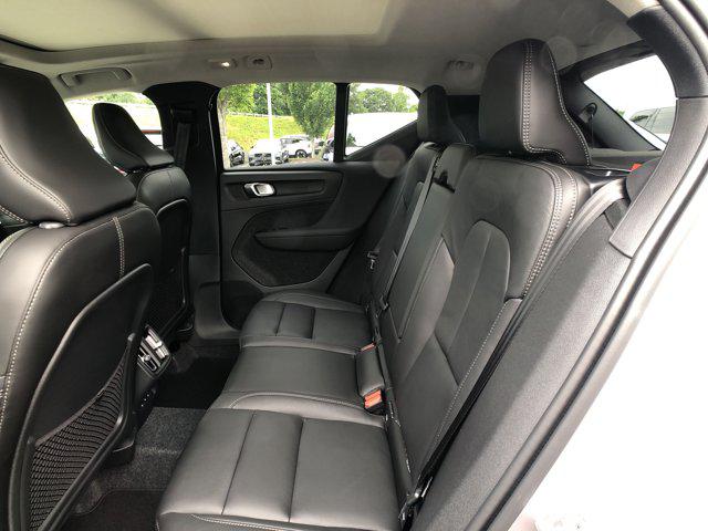 2026 Volvo XC40 B5 Ultra