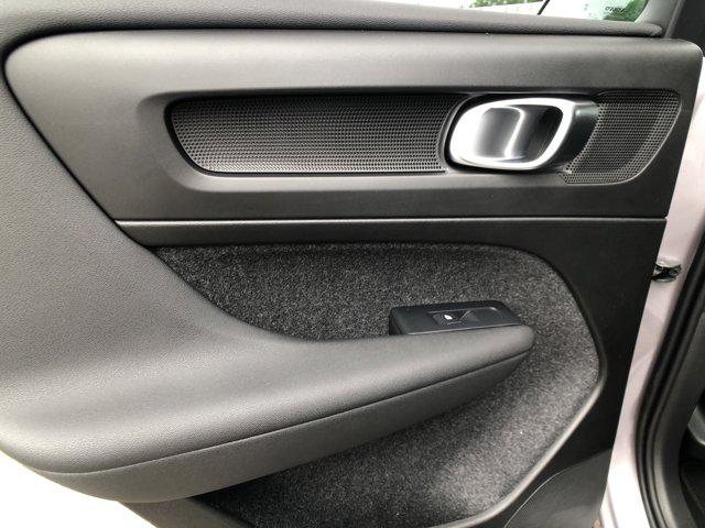 2026 Volvo XC40 B5 Ultra
