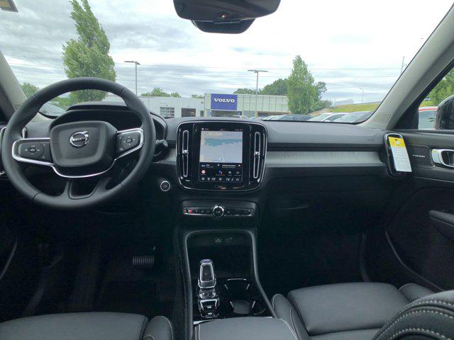 2026 Volvo XC40 B5 Ultra