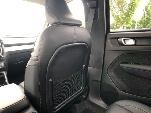 2026 Volvo XC40 B5 Ultra