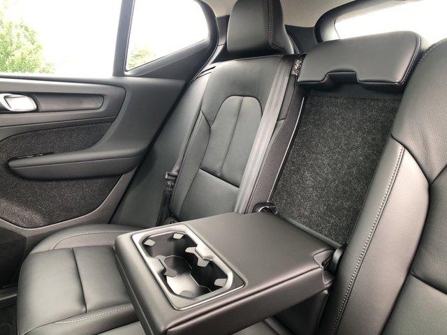 2026 Volvo XC40 B5 Ultra
