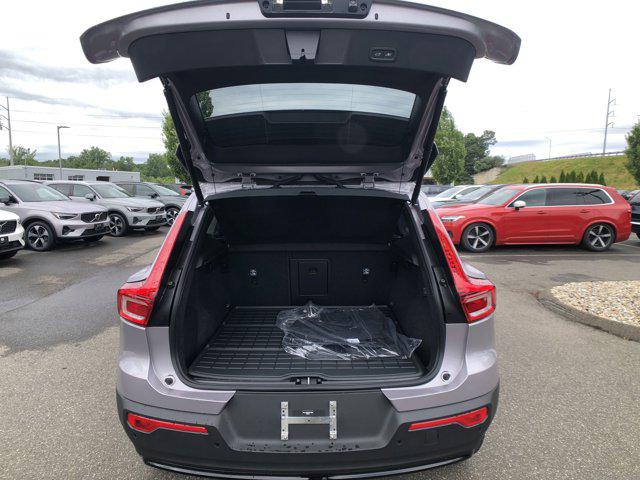 2026 Volvo XC40 B5 Ultra