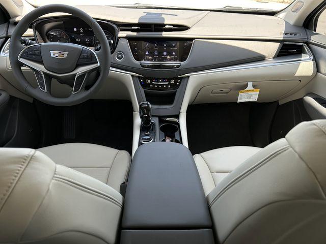 2025 Cadillac XT5 FWD Premium Luxury