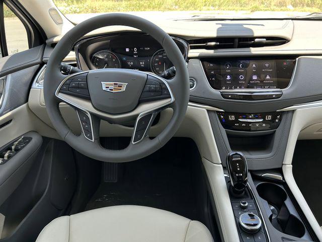 2025 Cadillac XT5 FWD Premium Luxury