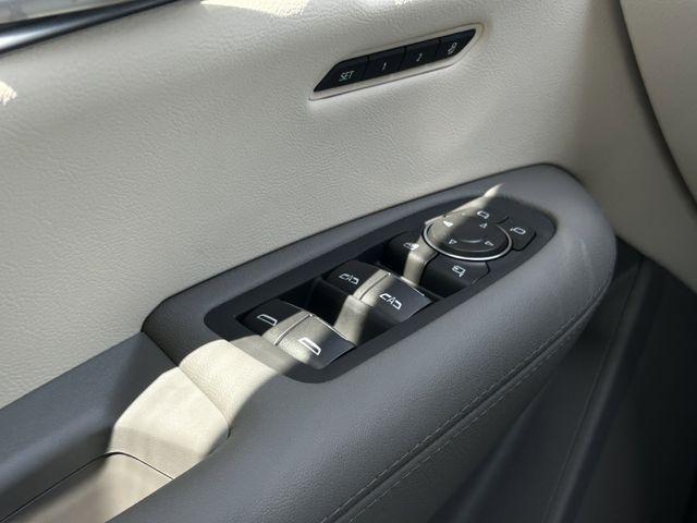 2025 Cadillac XT5 FWD Premium Luxury