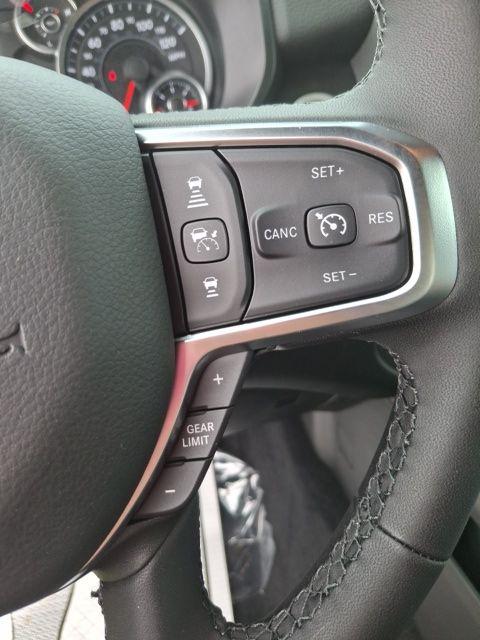2025 Ram 1500 Big Horn Crew Cab 4x4 64 Box