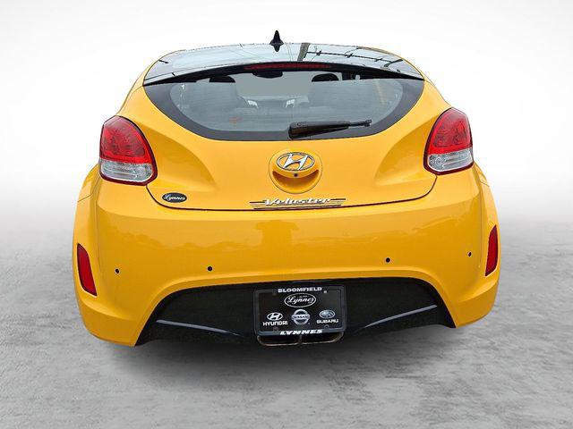 2014 Hyundai Veloster Base w/Black