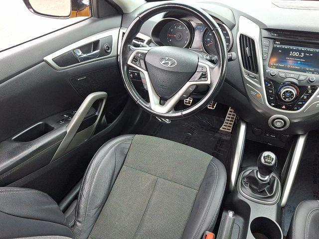 2014 Hyundai Veloster Base w/Black