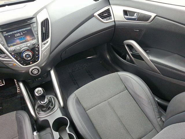 2014 Hyundai Veloster Base w/Black