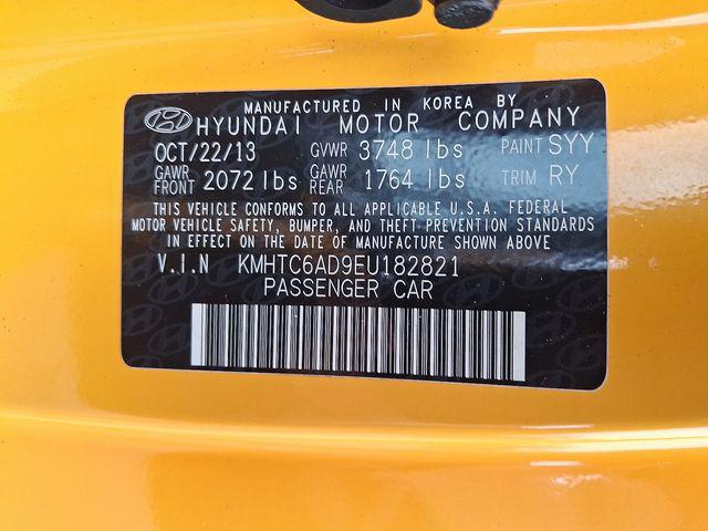 2014 Hyundai Veloster Base w/Black