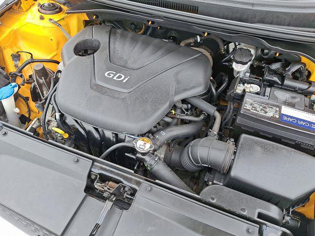 2014 Hyundai Veloster Base w/Black