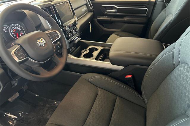 2025 RAM Ram 1500 RAM 1500 BIG HORN CREW CAB 4X2 57 BOX