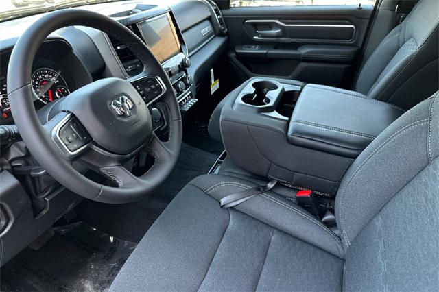 2025 RAM Ram 1500 RAM 1500 LONE STAR CREW CAB 4X4 57 BOX