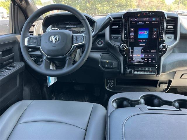 2025 RAM Ram 5500 Chassis Cab RAM 5500 TRADESMAN CHASSIS CREW CAB 4X4 84 CA 2025 RAM Ram 5500 Chassis Cab RAM 5500 TRADESMAN CHASSIS CREW CAB 4X4 84 CA