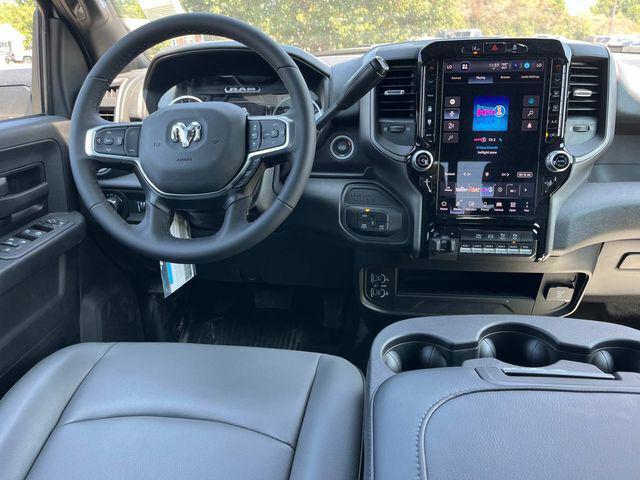 2025 RAM Ram 5500 Chassis Cab RAM 5500 TRADESMAN CHASSIS CREW CAB 4X4 84 CA