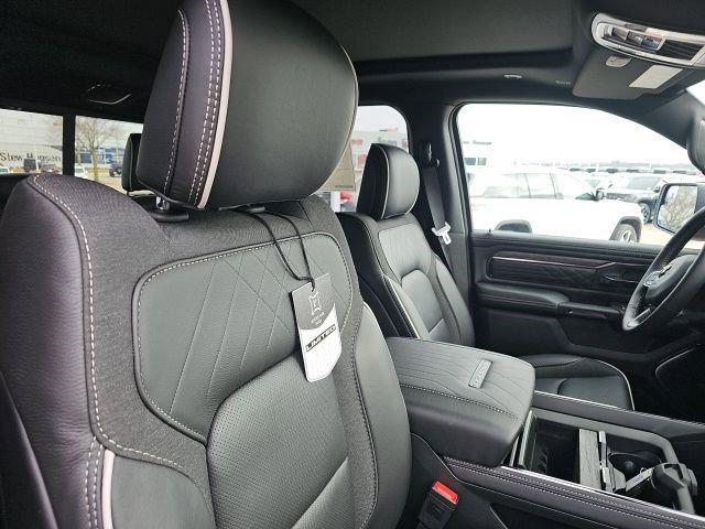 2026 Ram 1500 Limited Crew Cab 4x4 5'7" Box