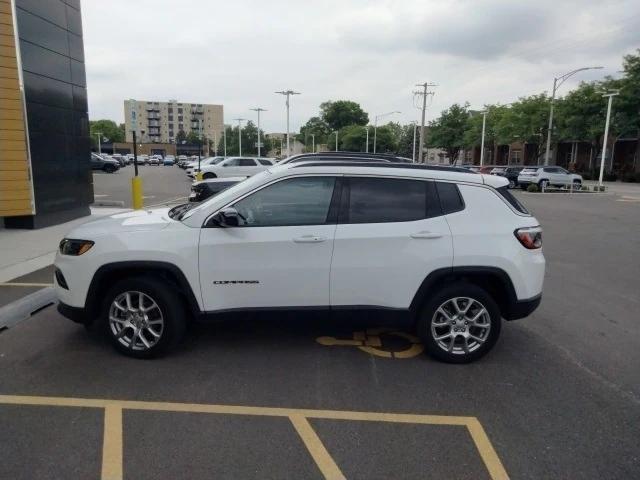 2022 Jeep Compass Latitude Lux 4x4